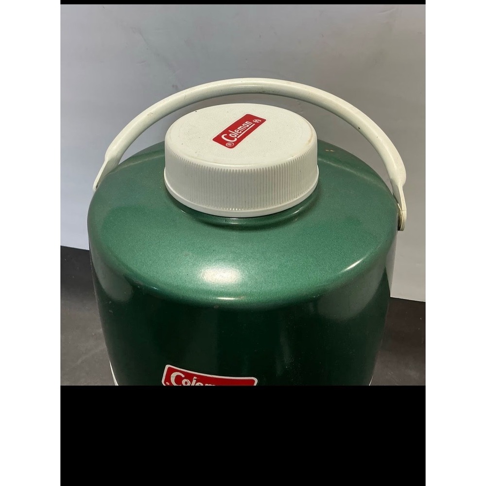 Coleman Water Jug 2 Gallon Green Good Vintage Spigot Insulated Cooler - Picture 2 of 4
